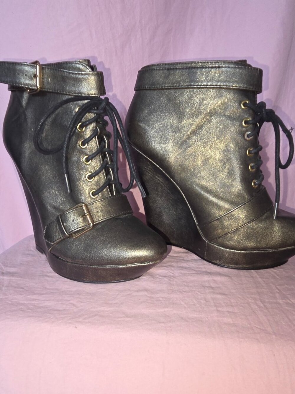Colin Stuart Metallic Wedge Ankle Booties, sz 7b